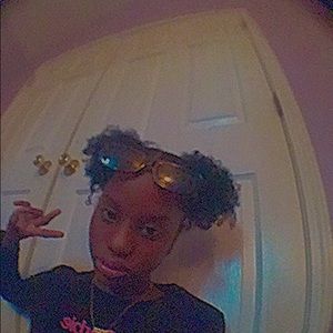 Meet your Posher, Nadia